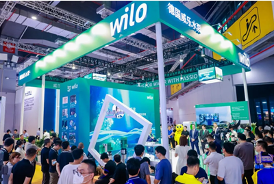 Image of pump and valve equipment at Flowtech China 2024"; Crowds gathering around the latest pump and valve innovations at Flowtech China 2024