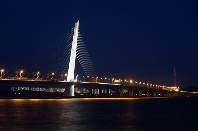 Shenzhen Bay Bridge symbolizing the shift in China's environmental protection industry towards sustainable operations and long-term growth.